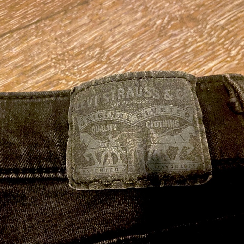 Black Levi Strauss Jeans (Size and original price may be incorrect)